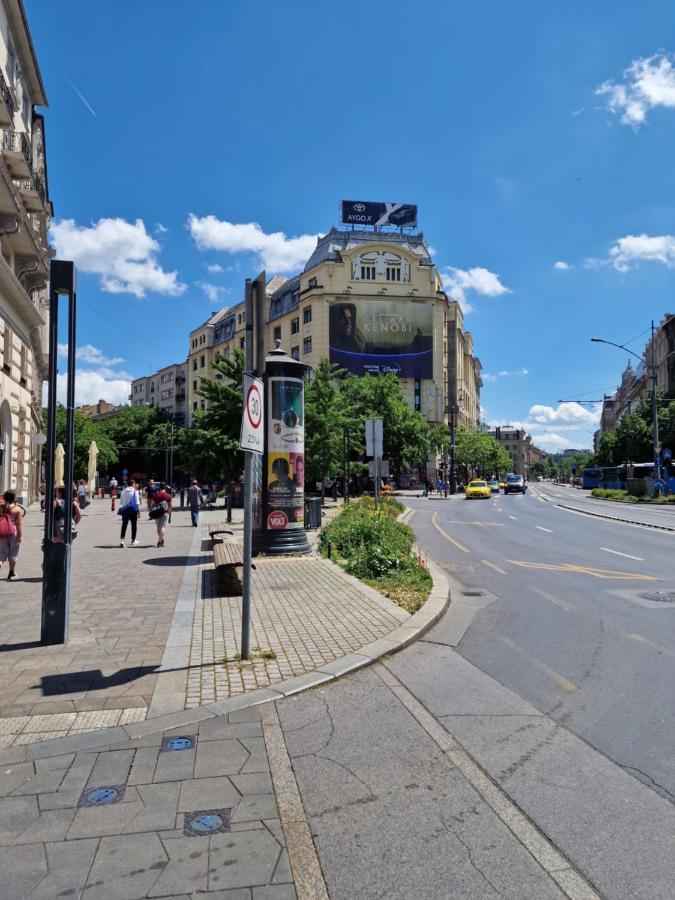 Central Point Budapeste Exterior foto
